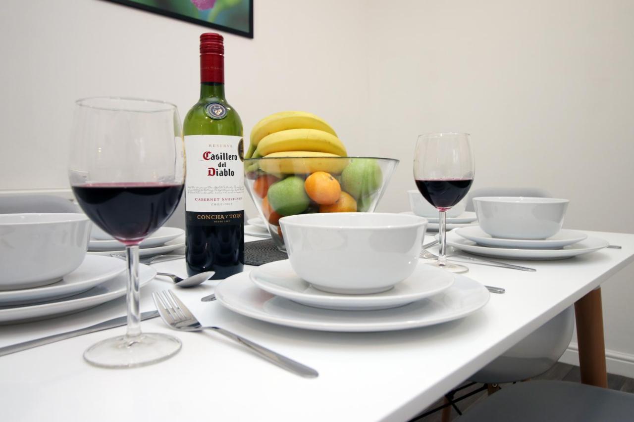 Delft - Spacious Home, High Speed Wi-Fi, Free Parking, Terrace Суиндон Экстерьер фото